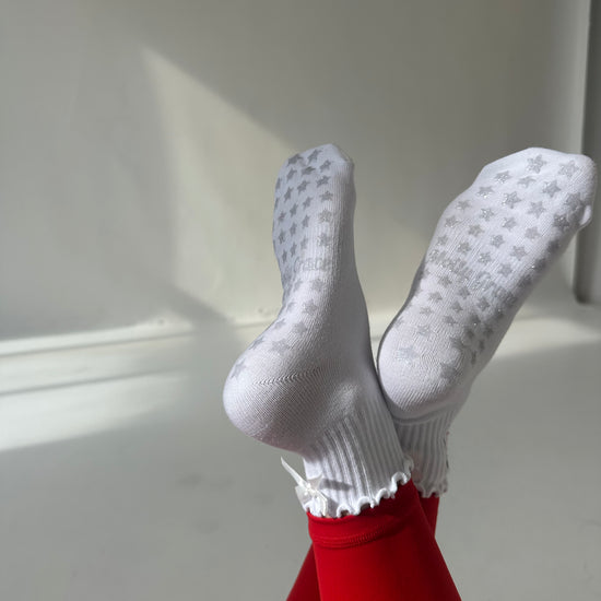 White ruffle initial socks