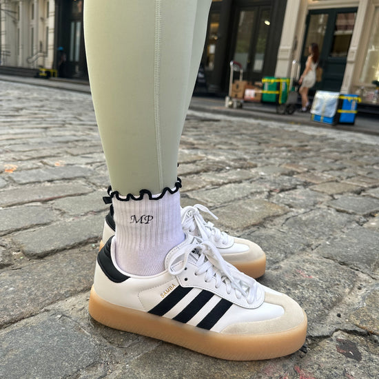 Elegant black white grips