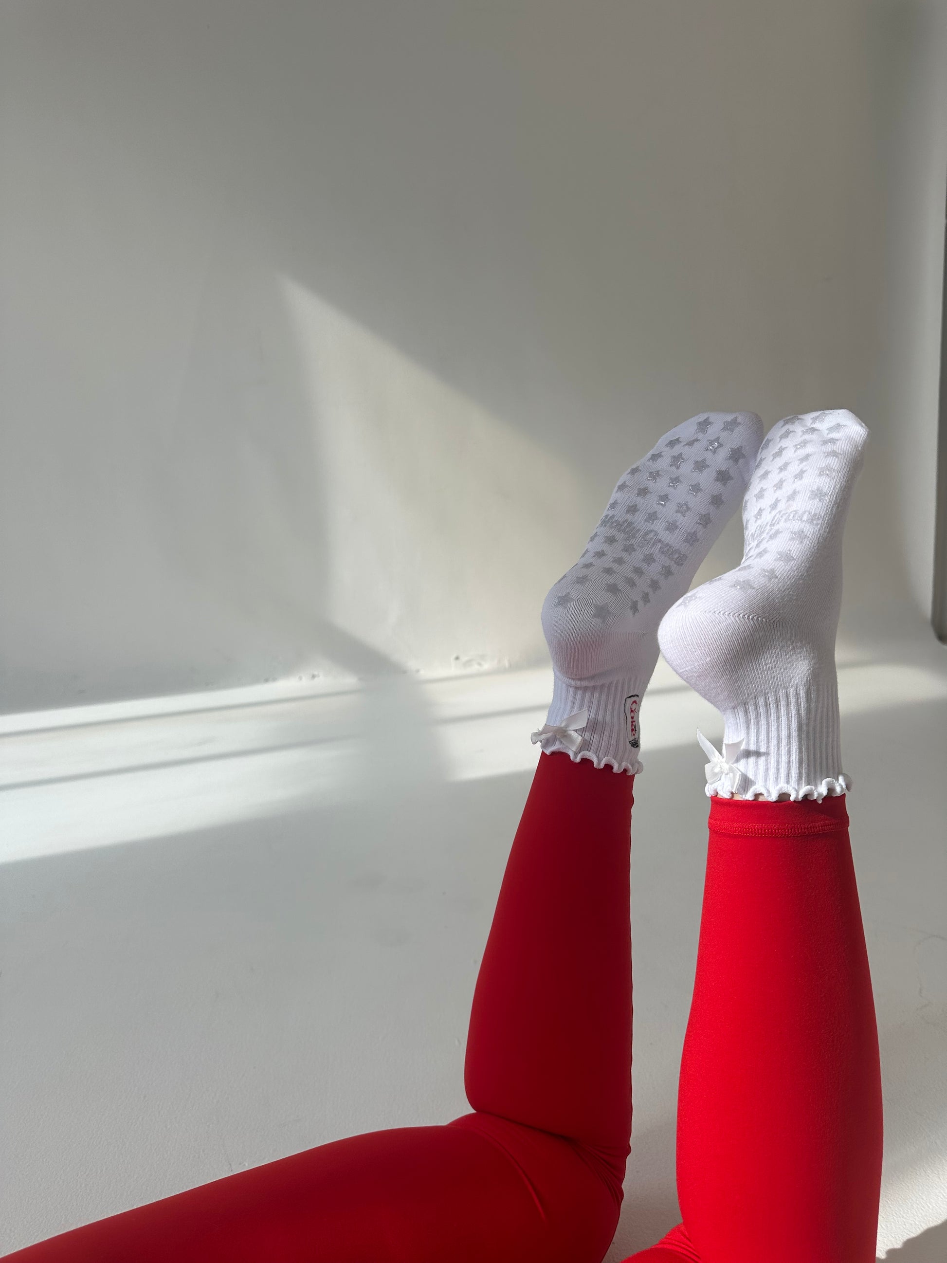 White ruffle star grips