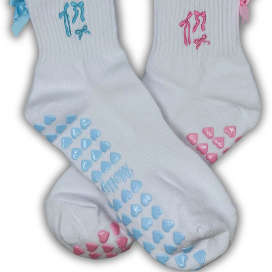 Coquette heart grip socks