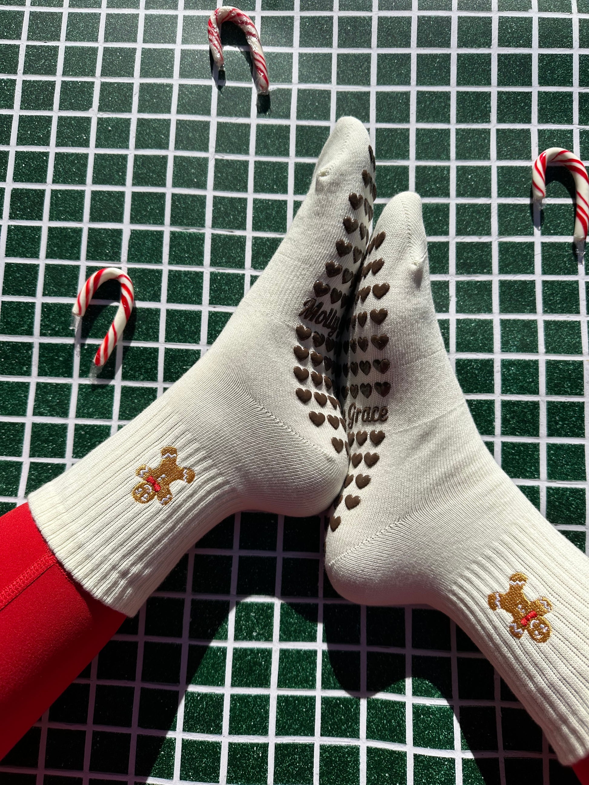 Non slip grip socks