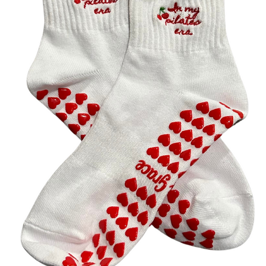 Red ruffle heart grips